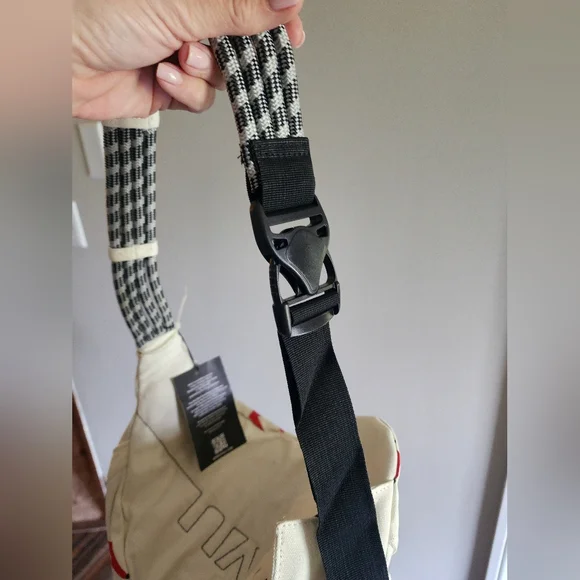 NWT KAVU Cream Baseball Sling Bag - Picture 6 of 8